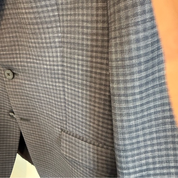Calvin Klein 100% Wool Navy Checkered Blazer - Picture 4 of 16